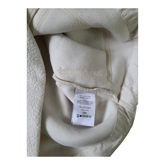 Like New Condition Columbia Cream Sherpa Jacket - Picture 11 of 12